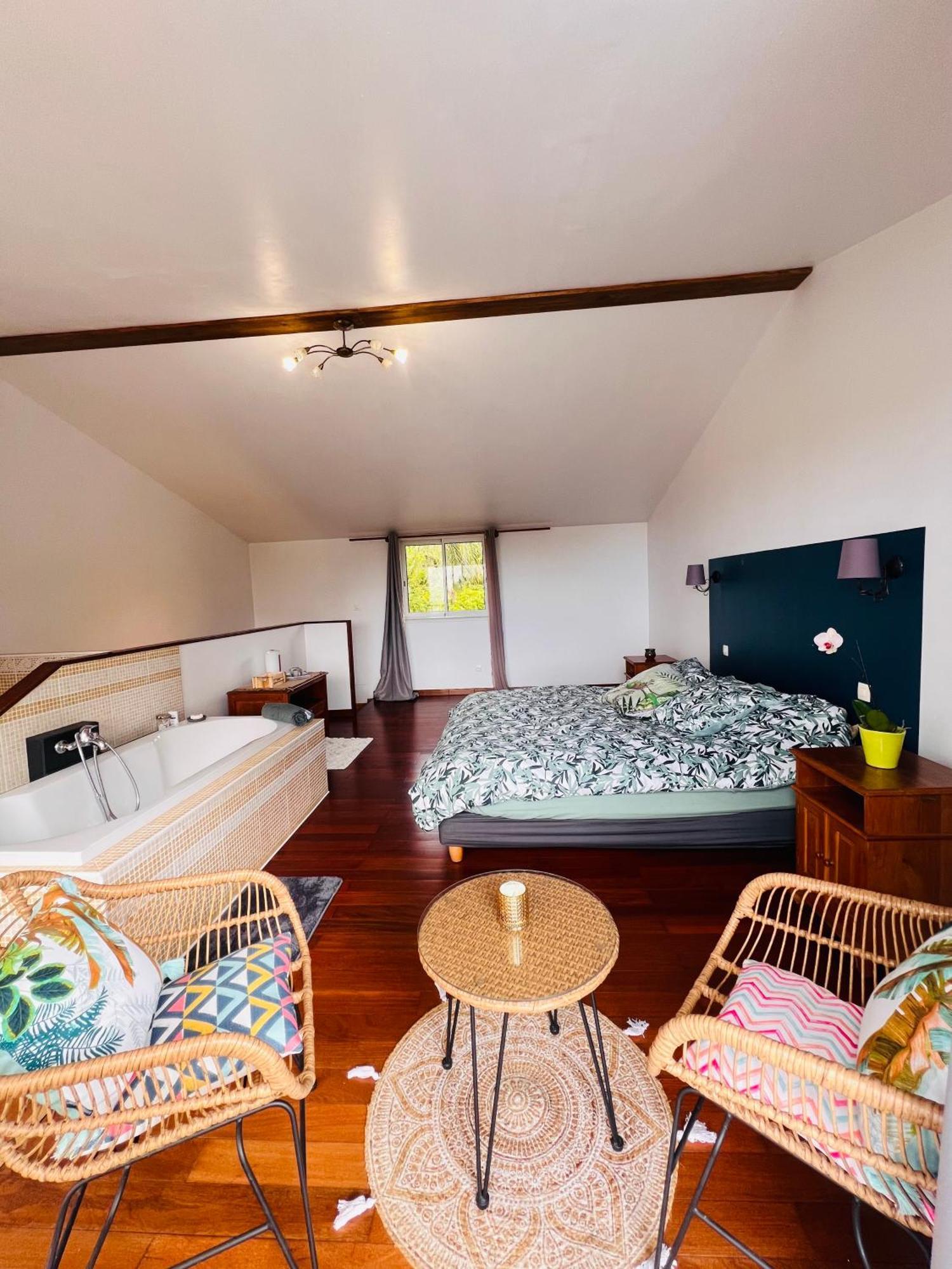 Apartamento Chez Madame Fabienne Sainte-Suzanne Exterior foto